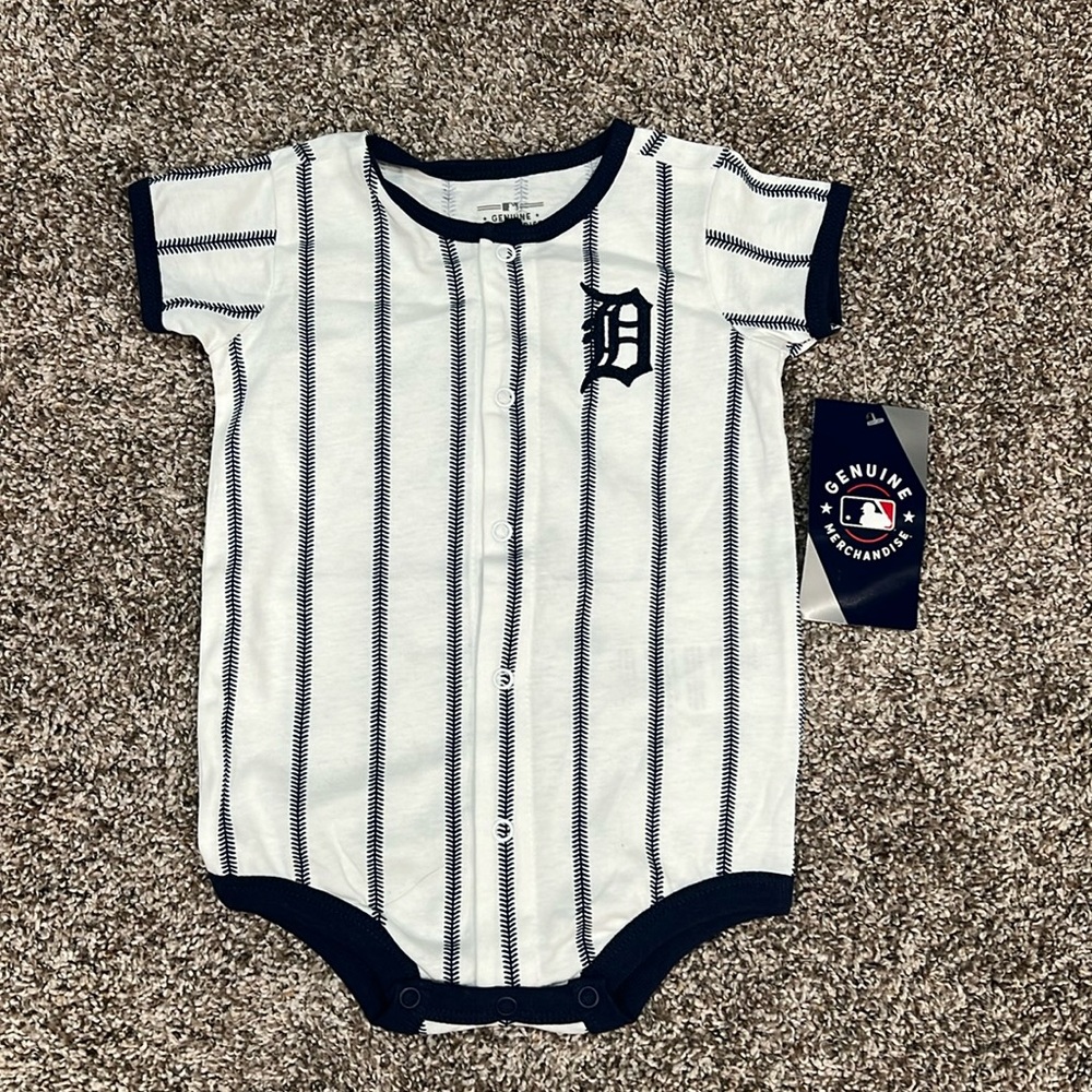 Gift Ready NWT 🔥⚾️🐅 Detroit Tigers Pinstripe Onesie